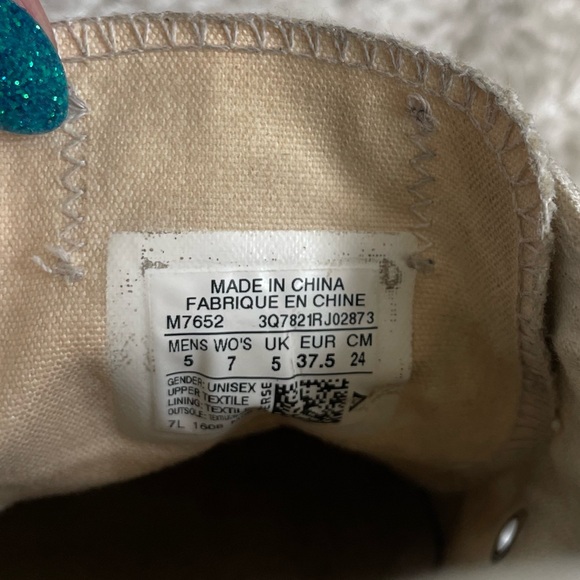 Converse Low Top Chuck Taylor All Star Sneakers in Cream - Picture 8 of 8